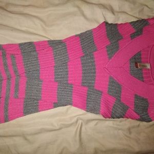 Pink and grey no boundaries sweater Sz xl